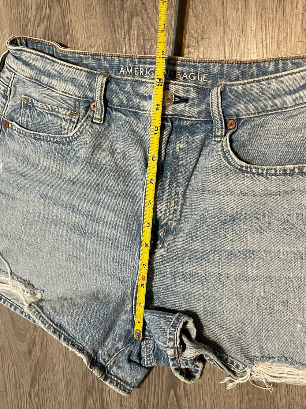 American eagle High-Rise mom shorts Light Blue Denim Shorts